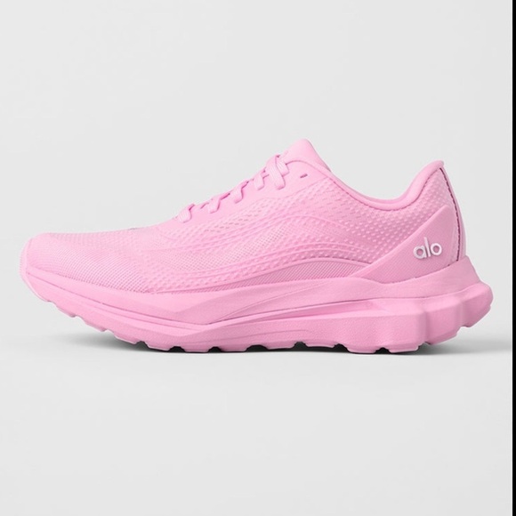 ALO Yoga Shoes - ALO Yoga Women’s- Alo Runner - Sweet Pink Size 10